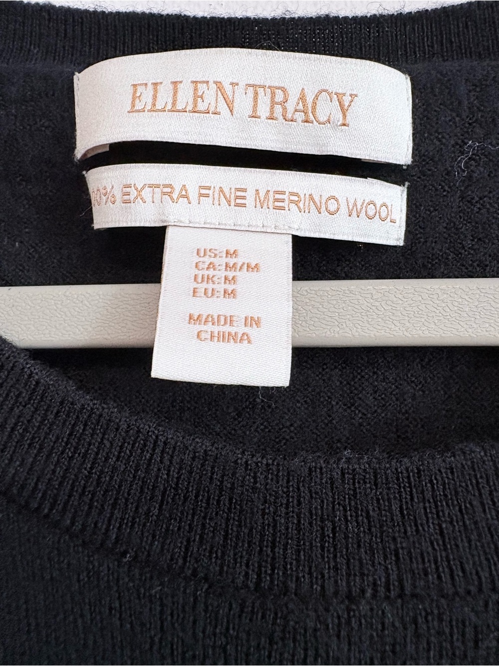Ellen Tracy Merino Wool Black Short-Sleeve Sweater - Picture 3 of 4
